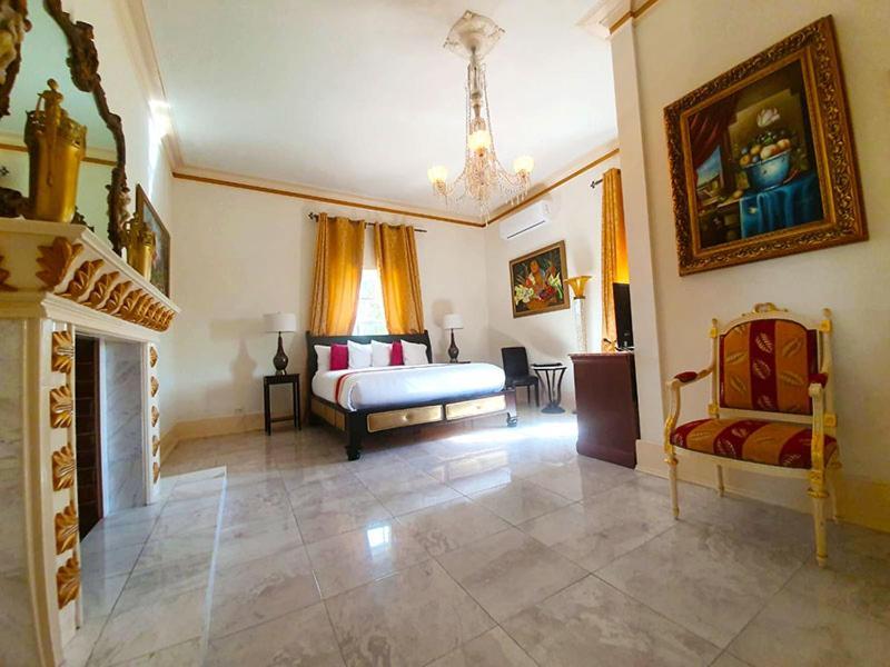 Ocean West Boutique Hotel Нассау Экстерьер фото