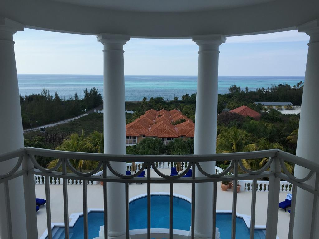 Ocean West Boutique Hotel Нассау Экстерьер фото