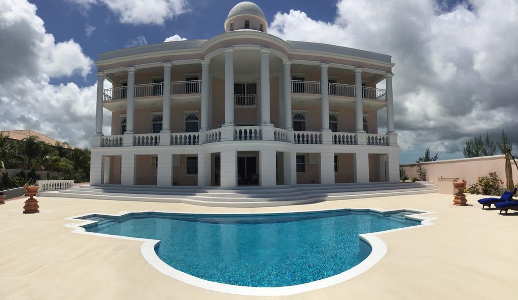 Ocean West Boutique Hotel Нассау Экстерьер фото
