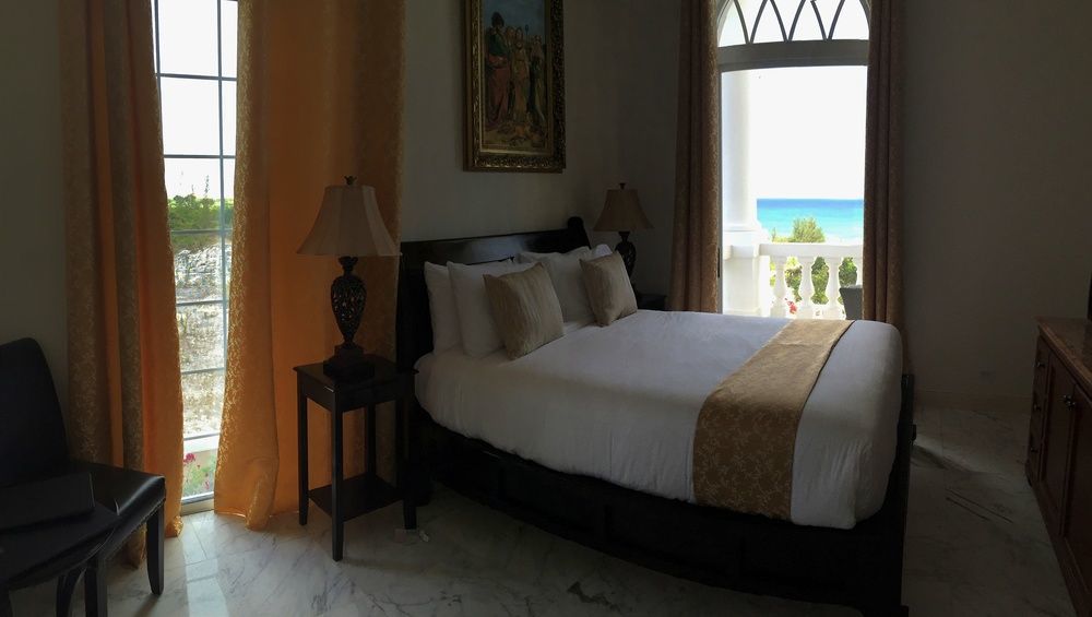 Ocean West Boutique Hotel Нассау Экстерьер фото