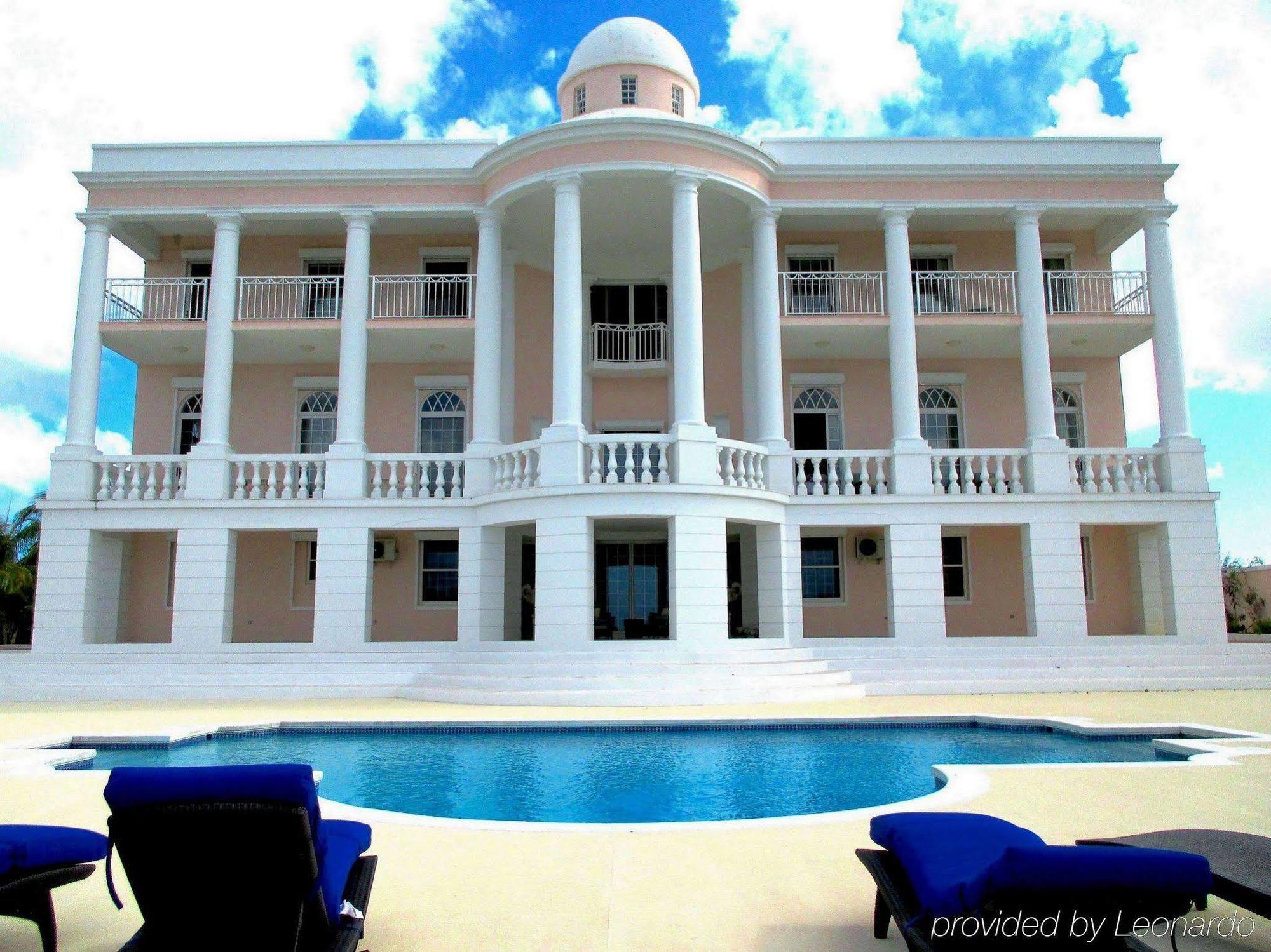 Ocean West Boutique Hotel Нассау Экстерьер фото